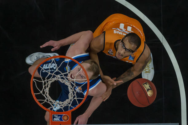 向鹏在开局 向鹏在开局